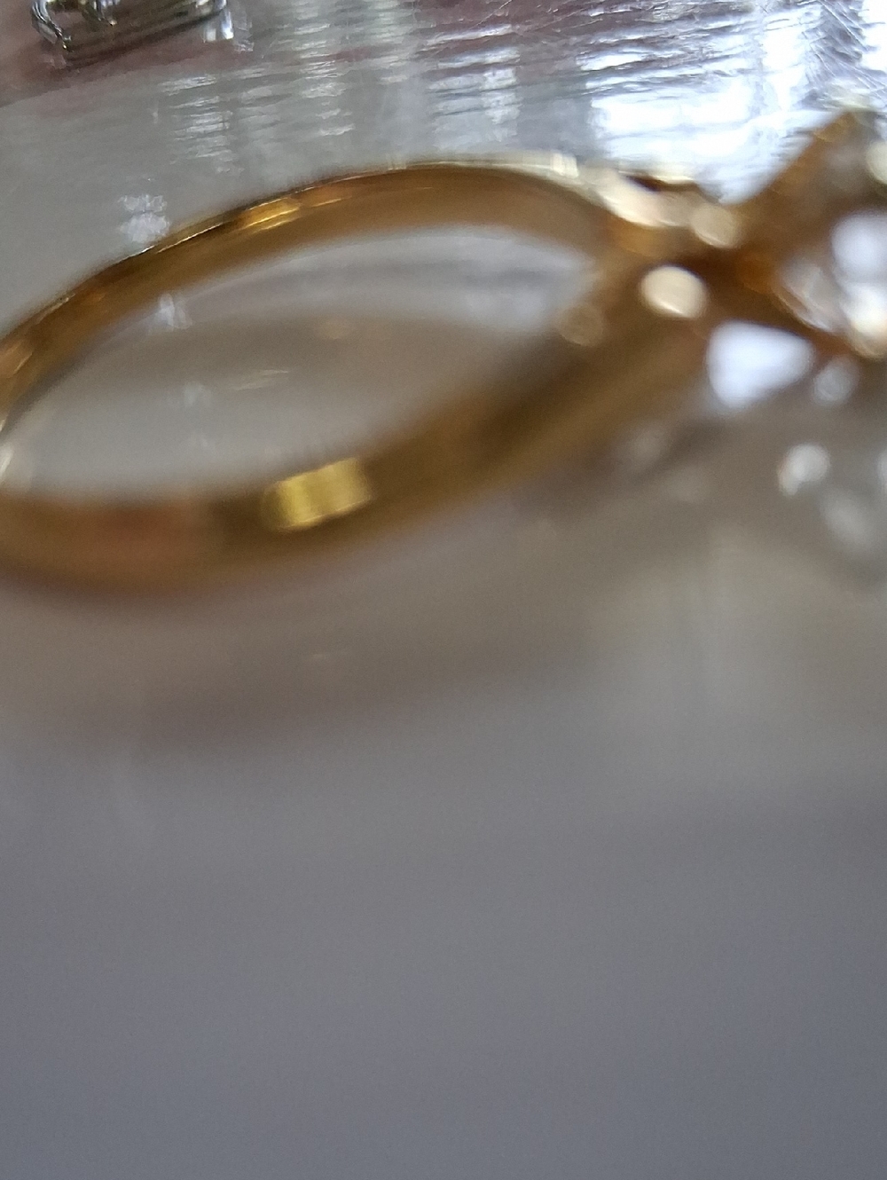 Source Unknown Gold-Tone Ring with Clear Round-Cut Stone - Picture 10 of 12